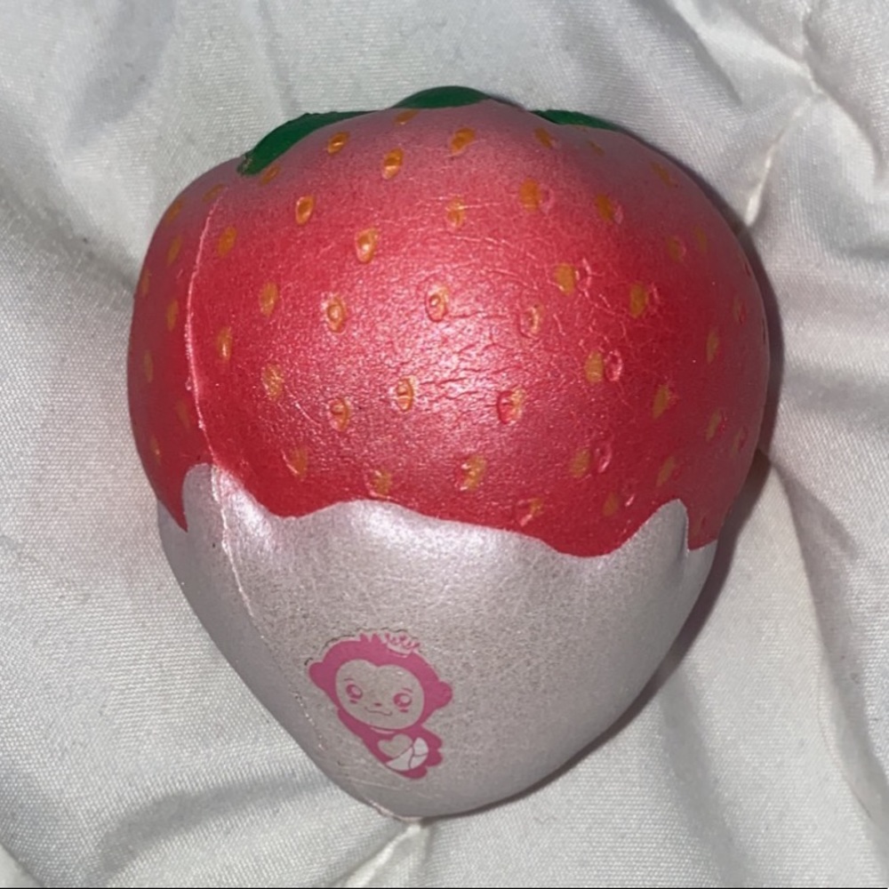 Puni Maru mini dipped strawberry